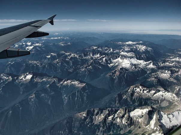 Завораживающие снимки из иллюминатора самолета