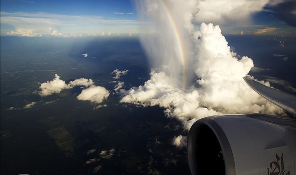Завораживающие снимки из иллюминатора самолета