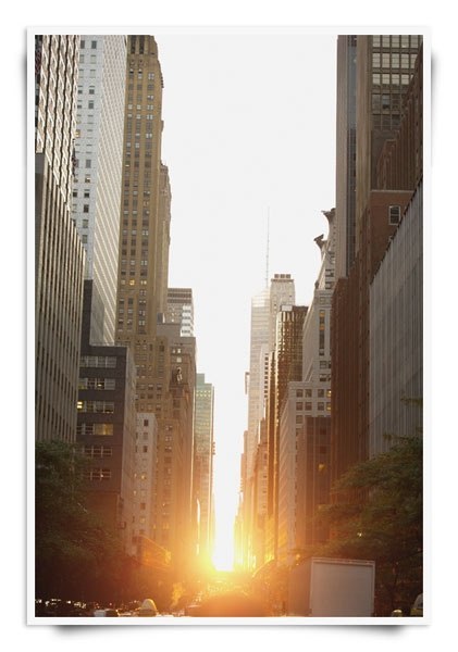 Вчера в Нью-Йорке был первый день Манхэттенхэджа 2013. Это когда солнце на закате совпадает с геометрией улиц города