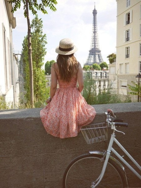 Я мечтаю однажды поехать в Париж,