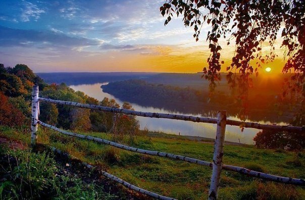 Закат над рекой, Россия
