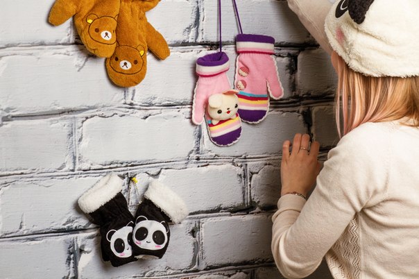 Милые варежки - кролики, шапки и шарфы - панды согреют и поднимут настроение в холодную зимнюю погоду! http://admos-shop.ru/catalog/folder-platki-sharfy-zap..Варежки Мишка Тедди