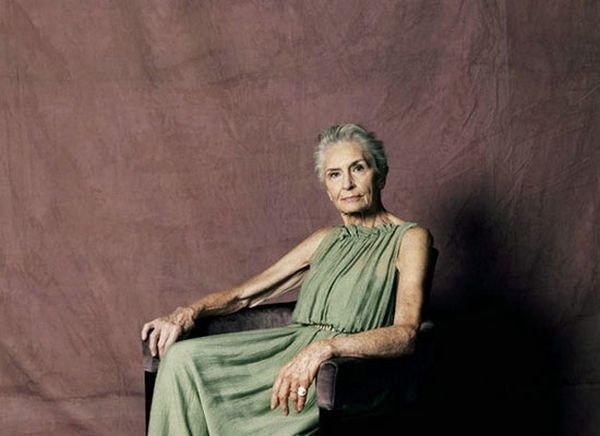 В мире, одержимом красотой и работой над внешним видом, 82-летняя Дафна Селф (Daphne Selfe) доказывает, что старость — не помеха успешной карьере супермодели.