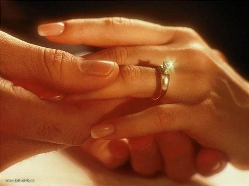 Один много говорил, второй много писал. А третий надел кольцо на палец и делает ее счастливой каждый день!